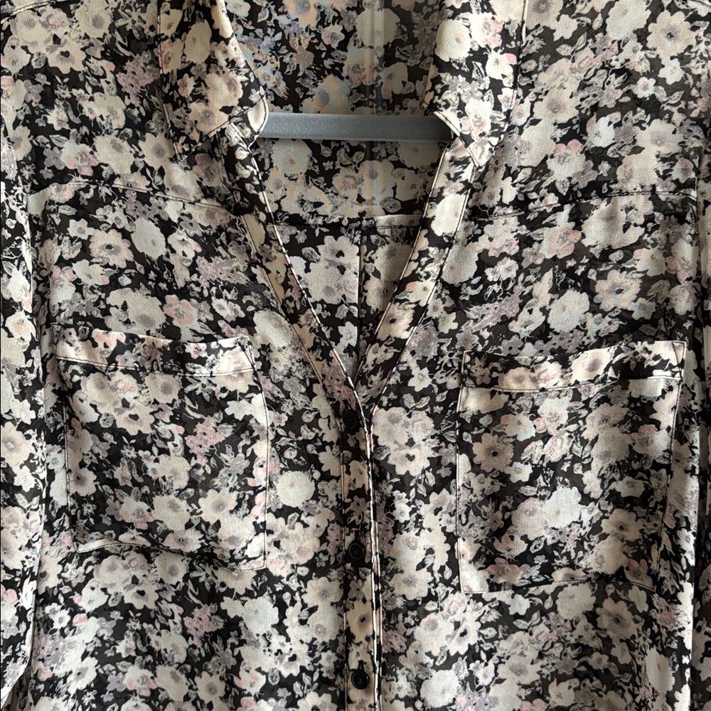 Express Floral Button-Front Shirt in Cream and Black - Picture 3 of 7